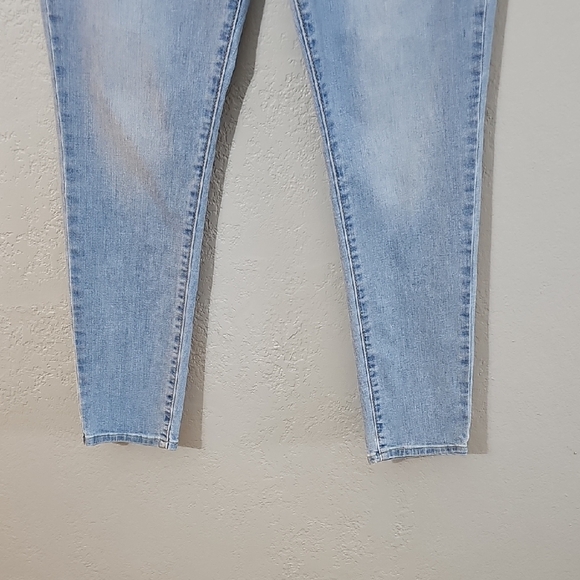 Levi's 721 High Rise Skinny Light Wash Jeans Womens Size 29 Stretchy - Picture 3 of 9